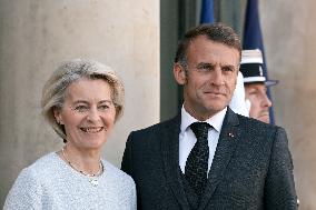 Emmanuel Macron welcomes Ursula von der Leyen at the Elysee FA