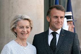Emmanuel Macron welcomes Ursula von der Leyen at the Elysee FA