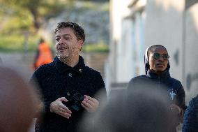 Golden Crown Reinstalled On Virgin Statue - Marseille