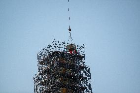 Golden Crown Reinstalled On Virgin Statue - Marseille