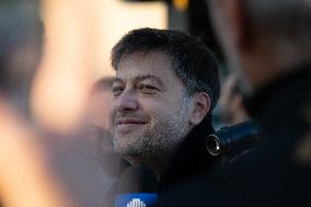 Golden Crown Reinstalled On Virgin Statue - Marseille