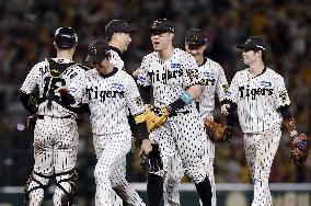 Baseball: CL Climax Series final stage