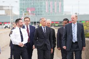PM Mark Carney At Rainbow Bridge Border Crossing - Niagara Falls