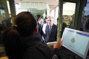 PM Mark Carney At Rainbow Bridge Border Crossing - Niagara Falls