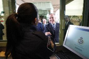 PM Mark Carney At Rainbow Bridge Border Crossing - Niagara Falls