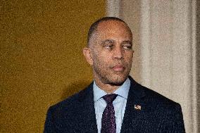 Schumer and Jeffries Press Conference on the Government Shutdown