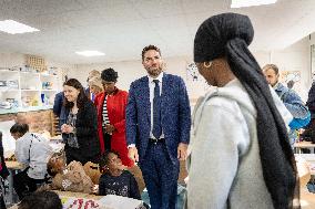 Vincent Jeanbrun visits sensitive HLM neighborhoods - Around Melun AJ