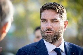 Vincent Jeanbrun visits sensitive HLM neighborhoods - Around Melun AJ