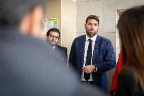 Vincent Jeanbrun visits sensitive HLM neighborhoods - Around Melun AJ