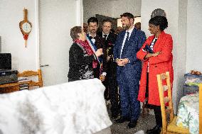 Vincent Jeanbrun visits sensitive HLM neighborhoods - Around Melun AJ