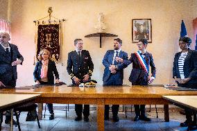 Vincent Jeanbrun visits sensitive HLM neighborhoods - Around Melun AJ