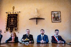 Vincent Jeanbrun visits sensitive HLM neighborhoods - Around Melun AJ