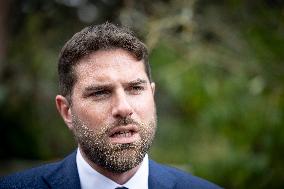 Vincent Jeanbrun visits sensitive HLM neighborhoods - Around Melun AJ