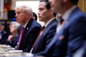 DC: President Trump hosts Bilateral Lunch with the President of Ukraine