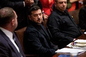 DC: President Trump hosts Bilateral Lunch with the President of Ukraine