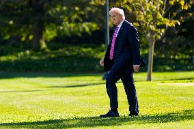 DC: President Trump Departs White House for Florida