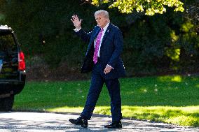DC: President Trump Departs White House for Florida