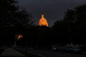 Illustration - US Government Shutdown - Day 18 - DC