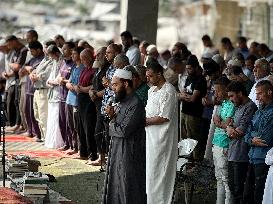 Gazans Pray Amid Destruction - Khan Yunis