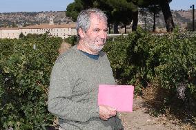 Fan Sneaks Into Stella del Carmen's Banderas Wedding - Spain