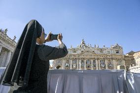 Official Portraits Of The Seven New Saints - Vatican