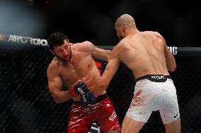 UFC Fight Night 262 - Allen v De Ridder