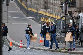 Robbery at the Louvre Museum - Paris