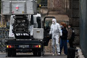 Robbery at the Louvre Museum - Paris