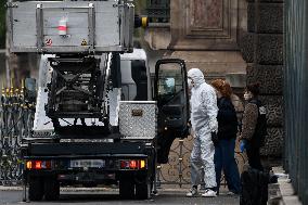 Robbery at the Louvre Museum - Paris