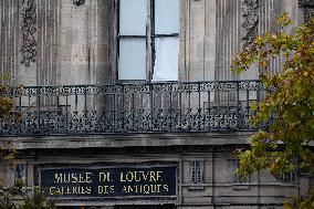 Robbery at the Louvre Museum - Paris