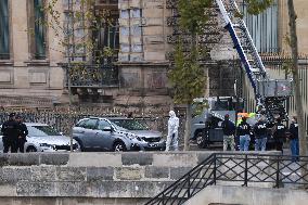 Robbery at the Louvre Museum - Paris