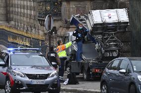 Robbery at the Louvre Museum - Paris