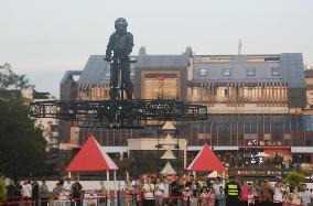 Manned Near-earth Vehicle