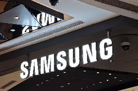 Samsung Store