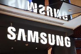 Samsung Store