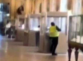 CCTV Images of The Louvre Museum Robbery - Paris