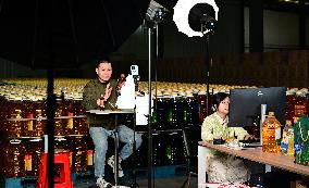 China Online Anchor Industry