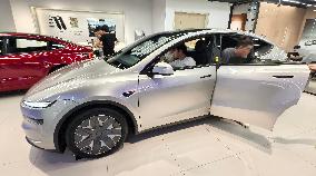 Tesla Model Y L EV