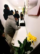 The Masses Mourn The Passing of  YANG Chen Ning in Tsinghua University