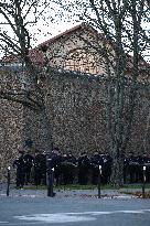 Awaiting Sarkozy s Arrival at La Sante Prison - Paris