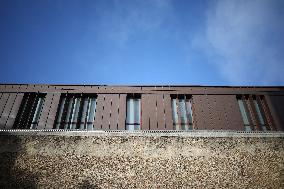 Illustration - La Sante Prison Exterior - Paris