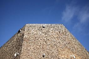 Illustration - La Sante Prison Exterior - Paris