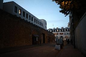 Illustration - La Sante Prison Exterior - Paris