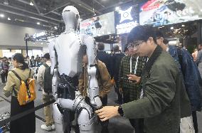 Unitree's First Biomimetic Humanoid Robot H2