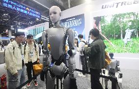 Unitree's First Biomimetic Humanoid Robot H2