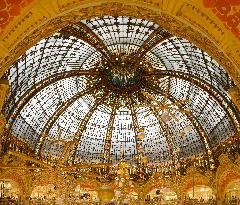 Illustration - Noel in Paris