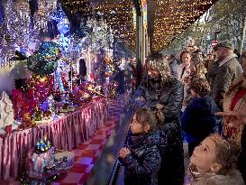 Illustration - Noel in Paris