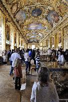 Robbery at the Louvre Museum - French Crown Jewels - Paris