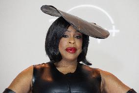 All's Fair Disney+ Paris Serie Premiere NB