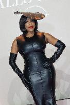 All's Fair Disney+ Paris Serie Premiere NB